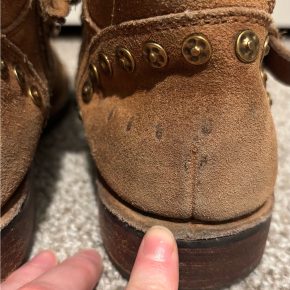 🐂 UGG Brown Tan Suede Studded Ankle Boots - Picture 5 of 8